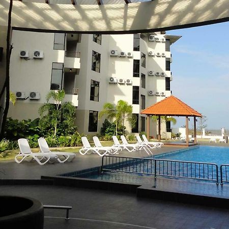 Kampung Sungai Ular Cherloft@Samsuria Beach Residences מראה חיצוני תמונה